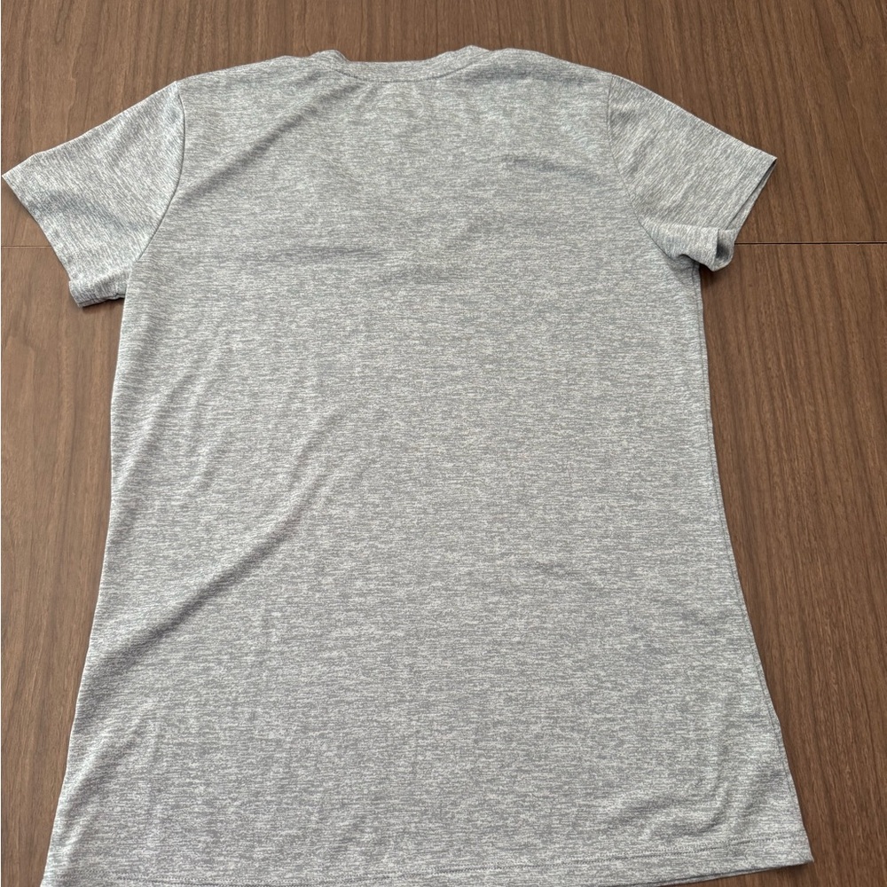 Under Armour T Shirt Women’s Small Gray HeatGear Semi Fitted V Neck Short Sleeve - Picture 2 of 8